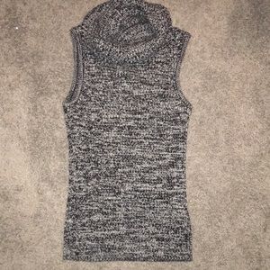 Sleeveless Knit Cowlneck Size M